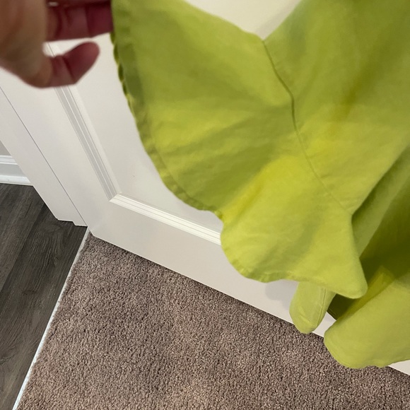 Beautiful NWT lime green blouse - Picture 3 of 3